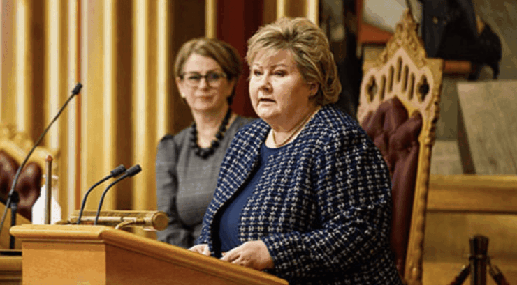 Ny smittevernlov: Erna Solberg ut mot «alvorlige konspirasjonsteorier»