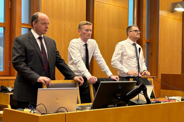 Bistandsbedrageri-rettssak startet i dag – nekter straffskyld