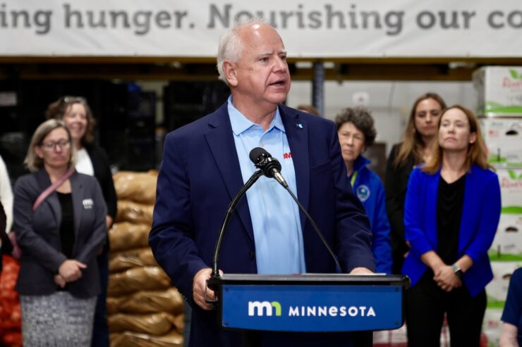 Harris velger Minnesota-guvernør Tim Walz